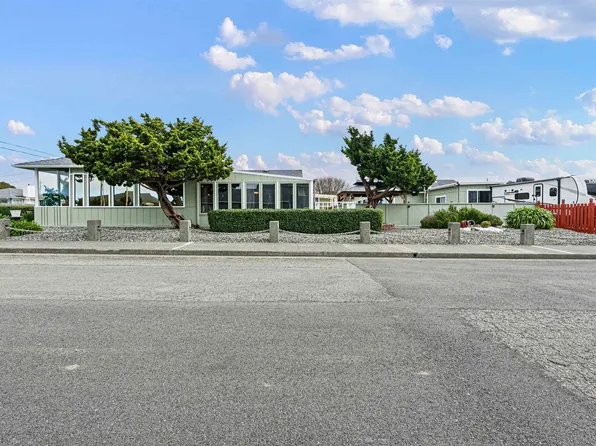288 W 7th St, Crescent City, CA 95531