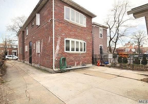 3rd image of 14351 Franklin Ave