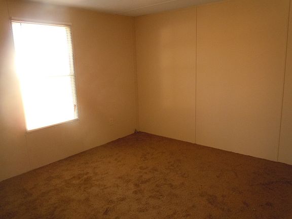 5th image of 38 Milkweed Ln