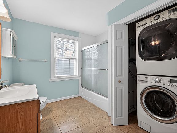 5th image of 8 E Marthart Ave APT B