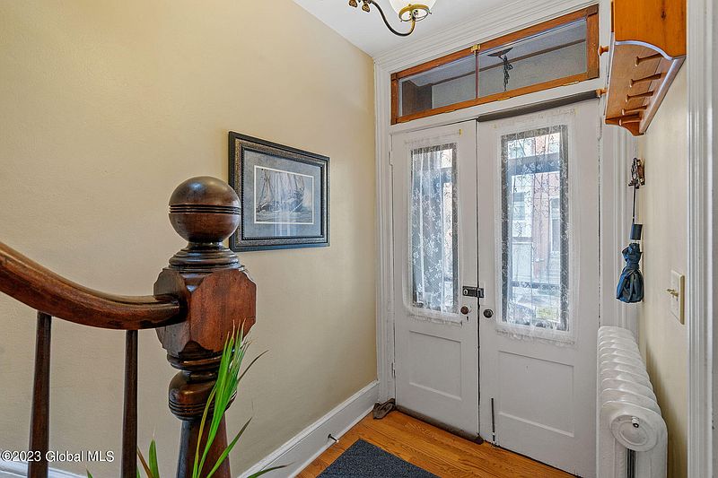 5th image of 190 Jay Street