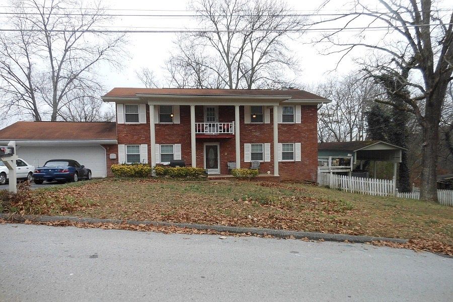1st image of 528 Oak Crest Ln