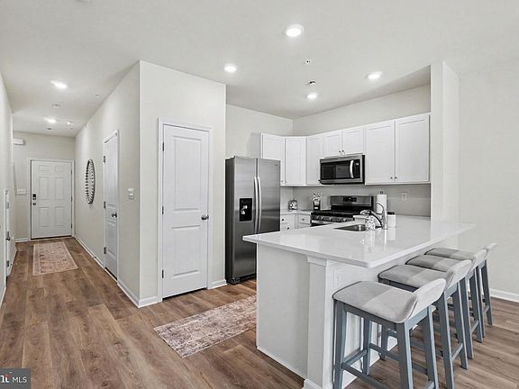 5th image of 1173 Martin Rd