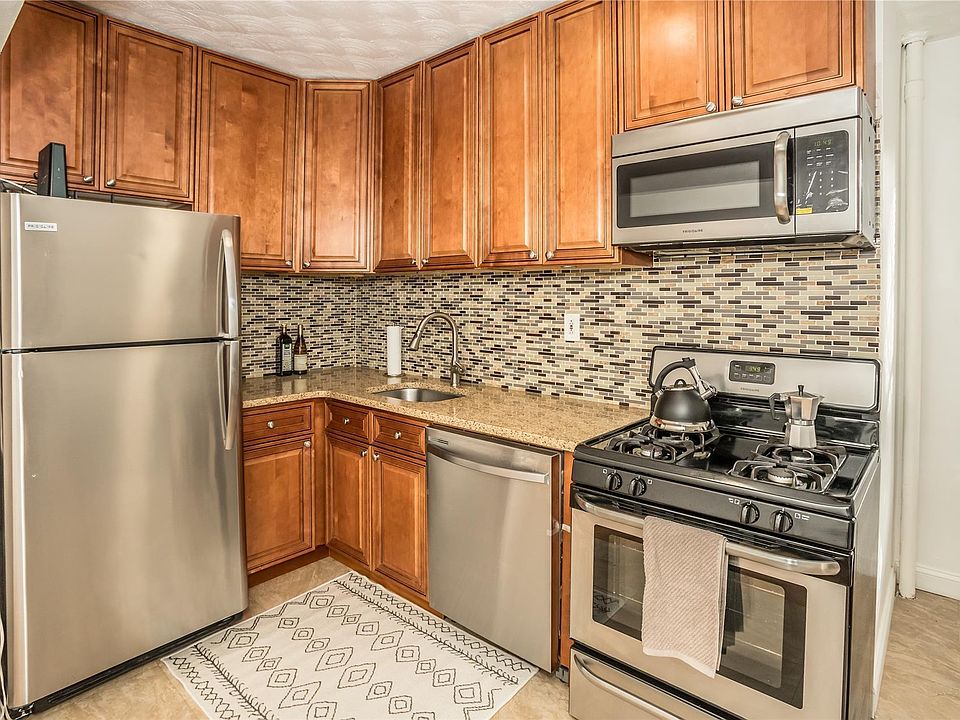 1st image of 30-15 Hobart Street #2