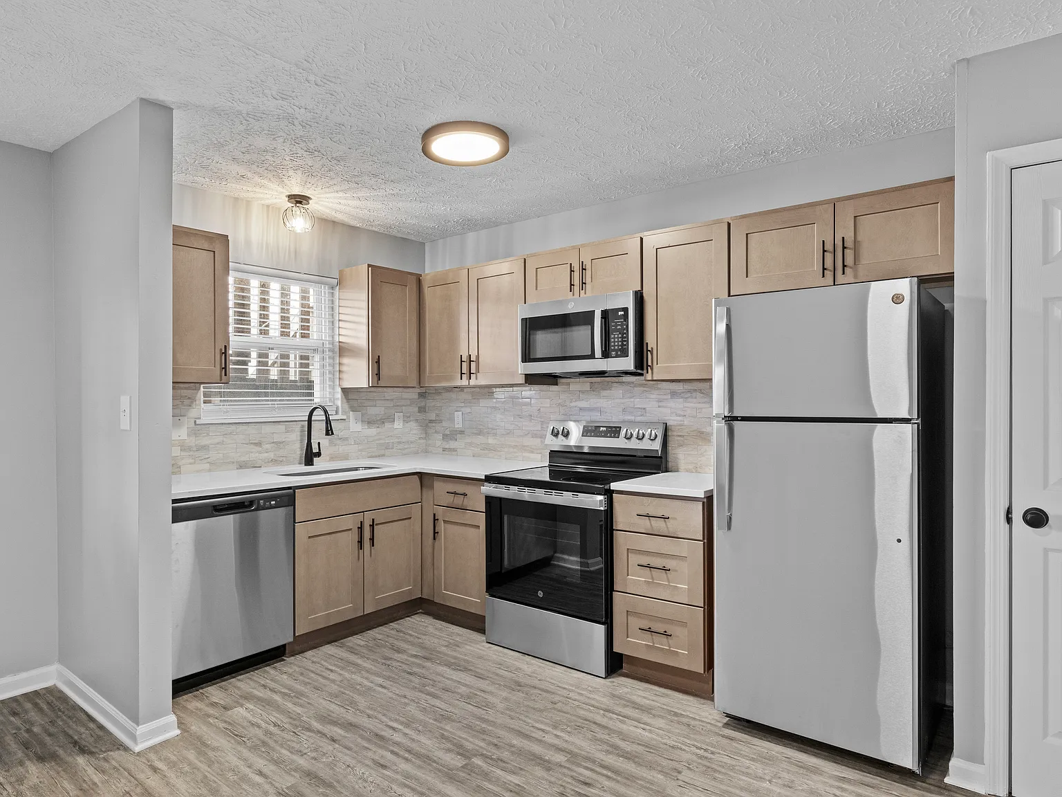 Mt. Tabor Apartments — Photo 3