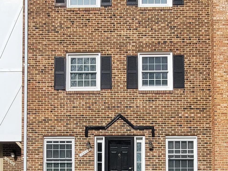 1st image of 14830 Hoxton Sq