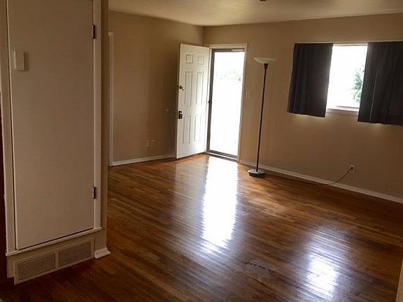 2nd image of 749 S Clay Ave