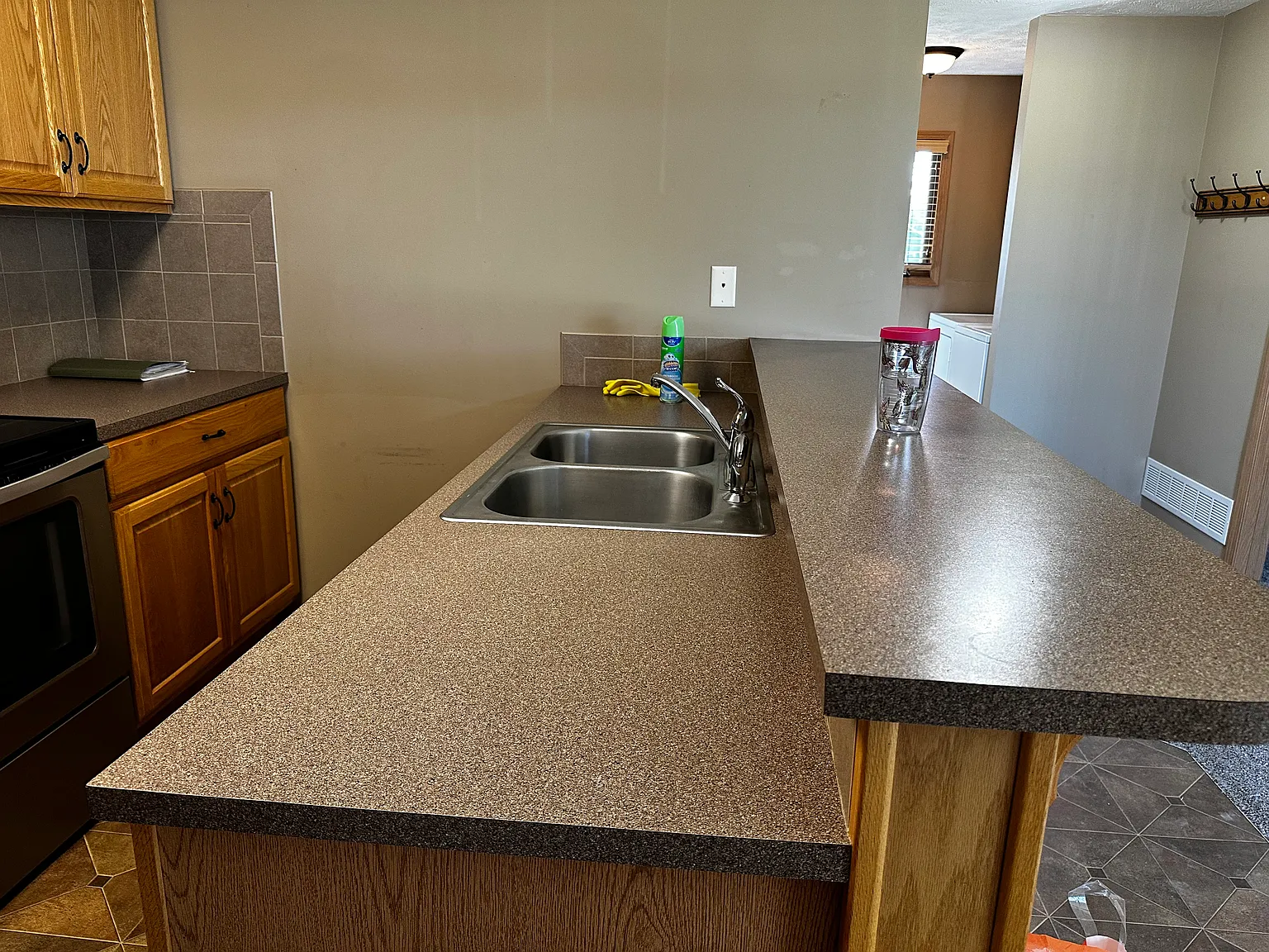 1 bed, 576 sqft, $900 — Photo 3
