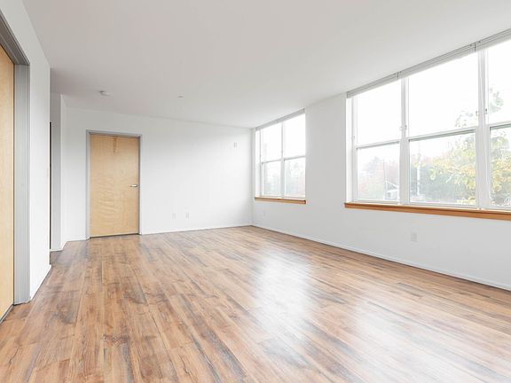 3rd image of 2719 E Union St Unit 316
