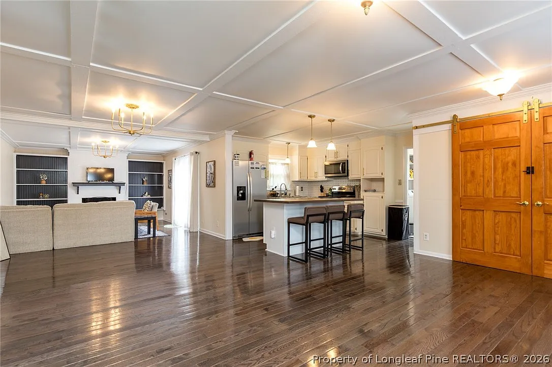4 bed, 2.0 bath, 1668 sqft, $860 — Photo 2