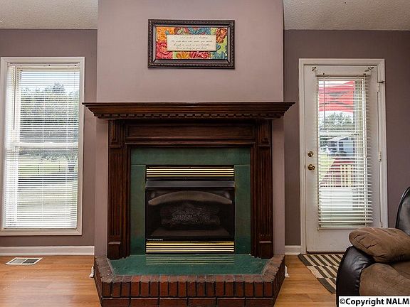 4th image of 121 Brookview Dr NW