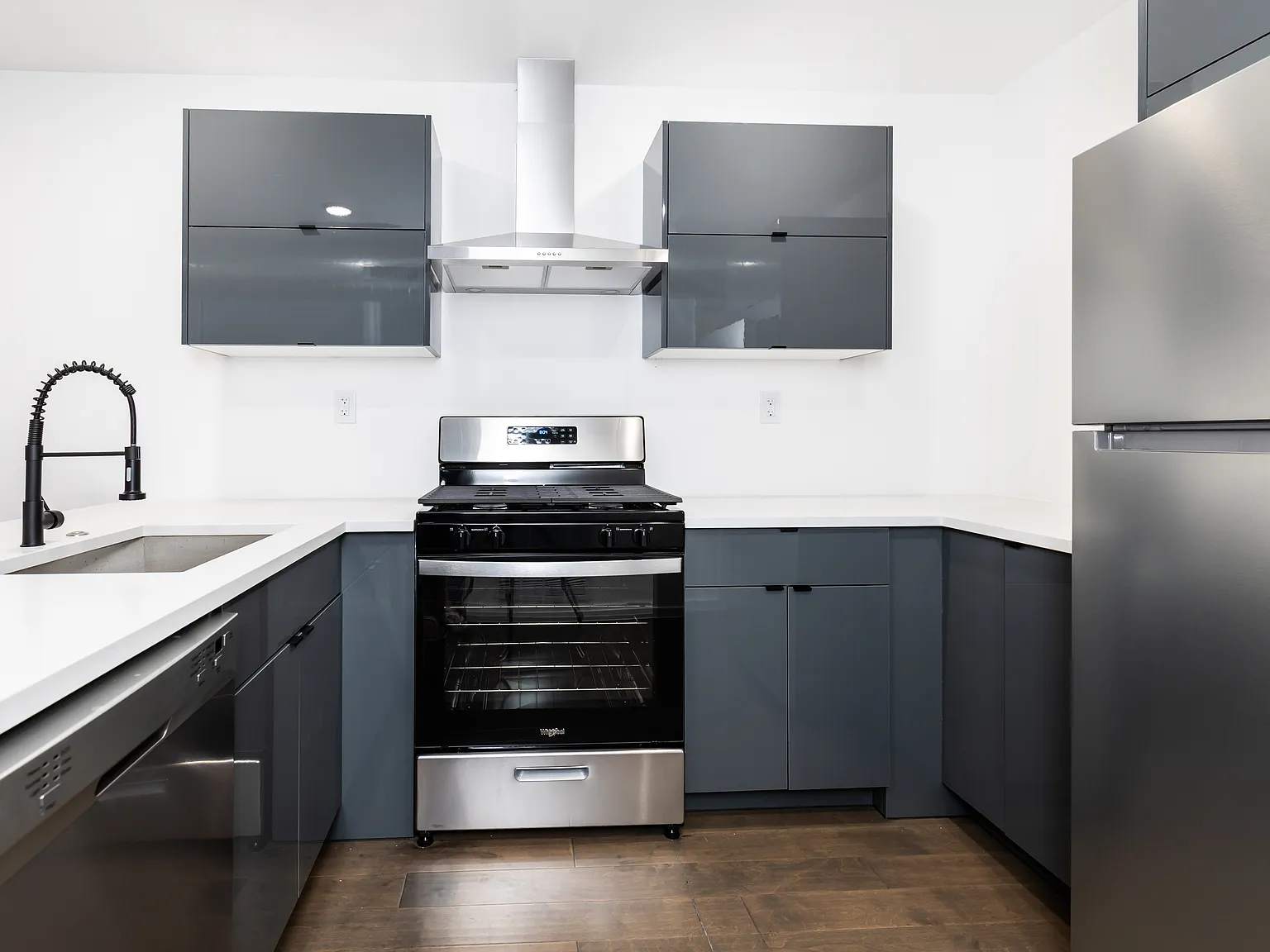 2 bed, 1100 sqft, $1,995 — Photo 2