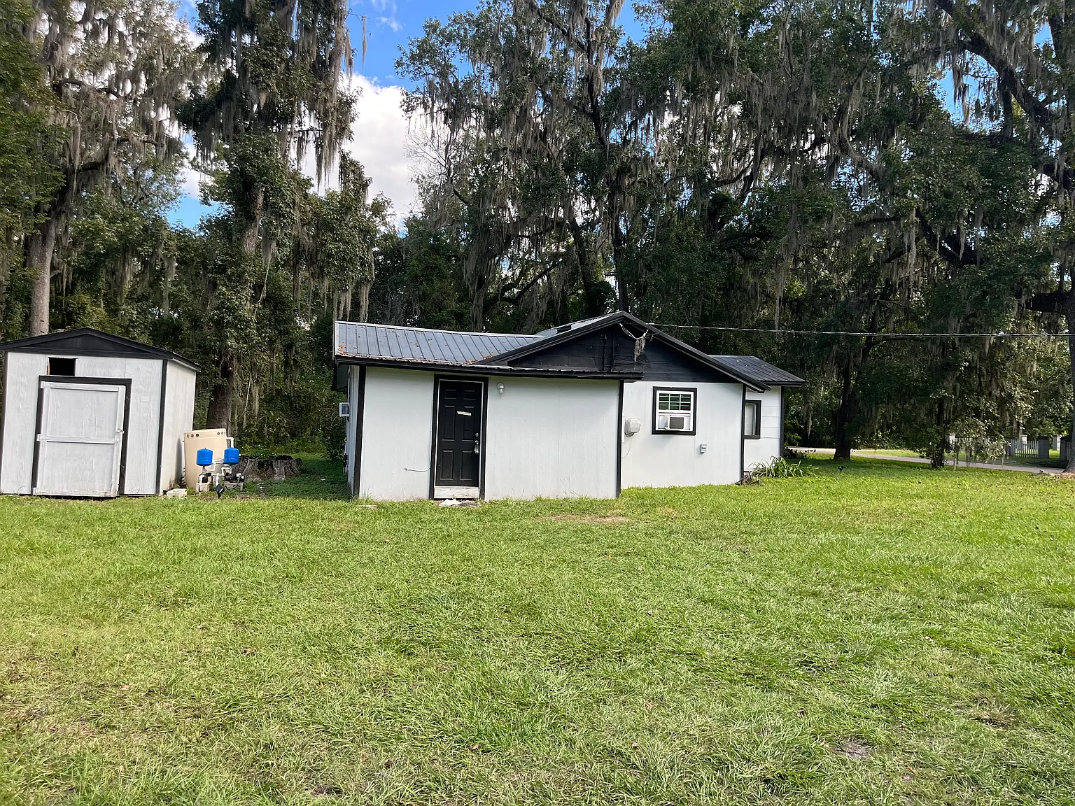 4 bed, 1200 sqft, $1,350 — Photo 2
