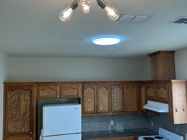 1701 Phoenix St — Photo 24