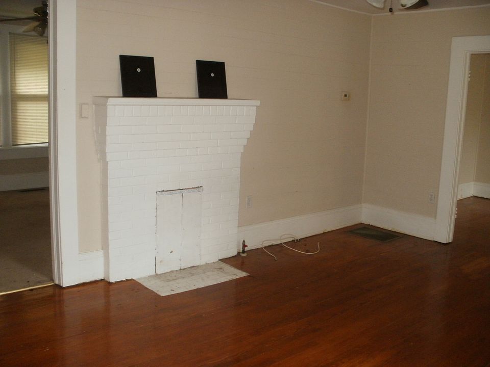 2nd image of 126 Adamson Ave