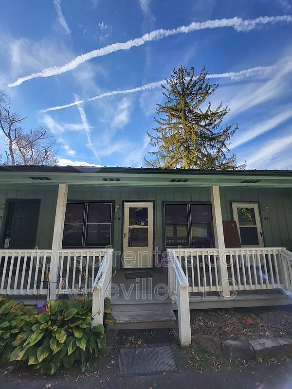 1 bed, 1.0 bath, $1,100 — Photo 1