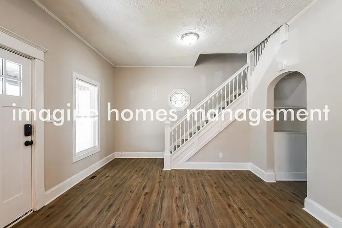 3 bed, 2.0 bath, 1800 sqft, $1,840 — Photo 4