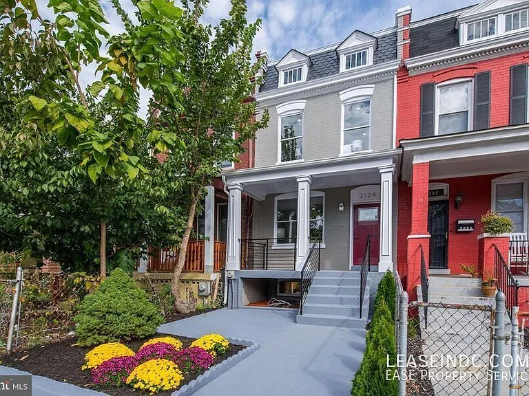 2129 4th St NE — Photo 1