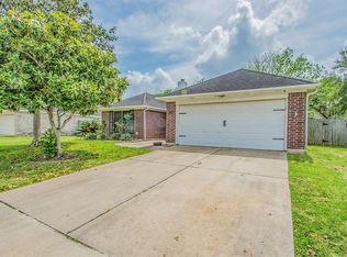 2914 Queen Victoria St, Pearland, TX 77581
