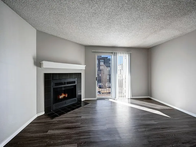 Summit Riverside Apartments — Photo 53