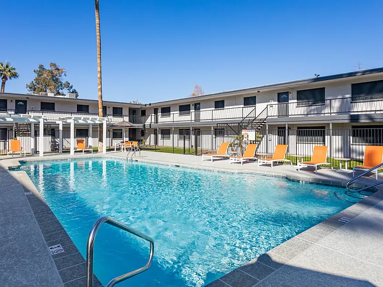 MOVE IN SPECIAL! $0 DEPOSIT OAC — Photo 3