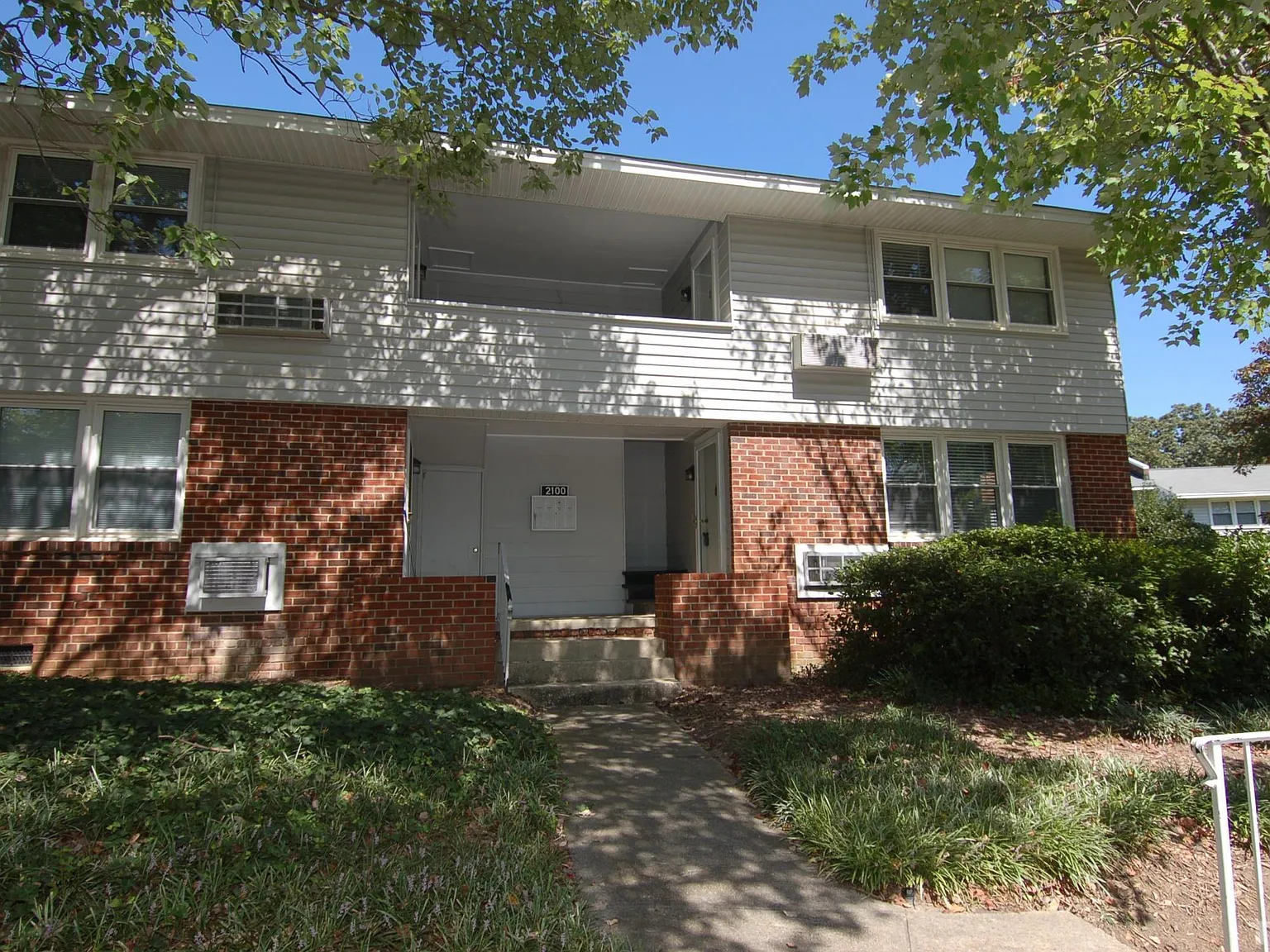 1 bed, 1.0 bath, 566 sqft, $1,300 — Photo 2