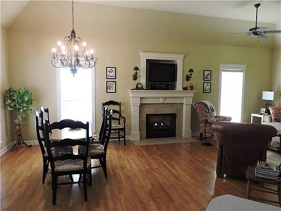4th image of 1731 Satinwood Dr