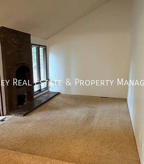 6175 SW Heights Ln — Photo 2
