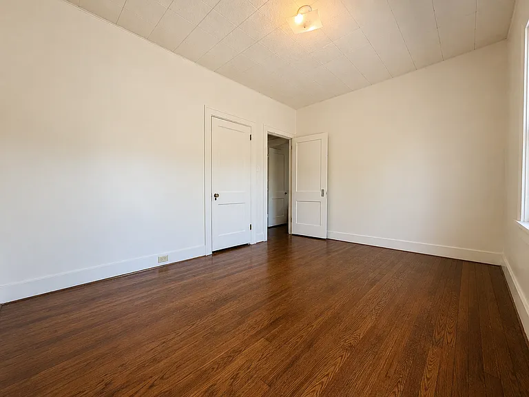5541 Bartlett St — Photo 11