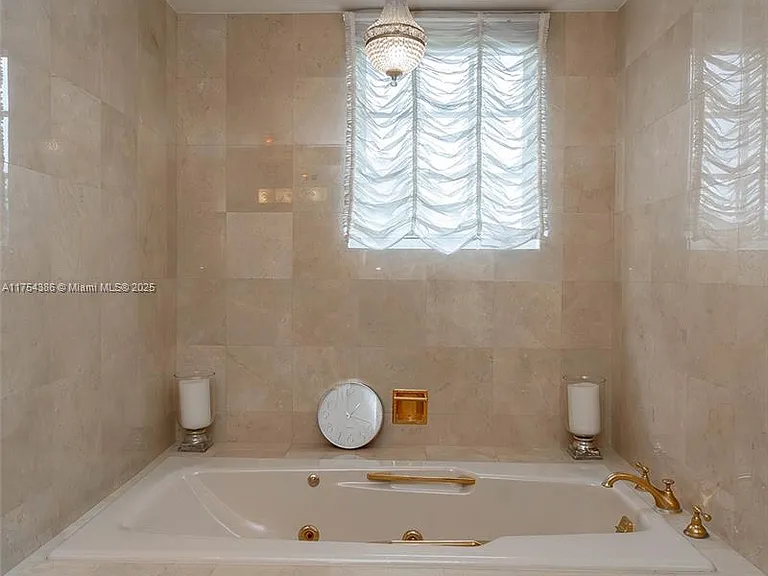 7241 Fisher Island Dr #7241 — Photo 23