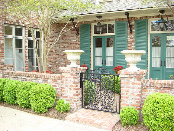 Entry Courtyard