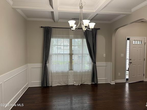 5th image of 203 Ashton Ct