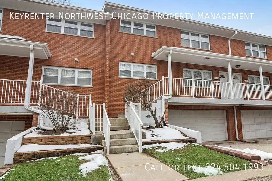169 E Palatine Rd — Photo 1