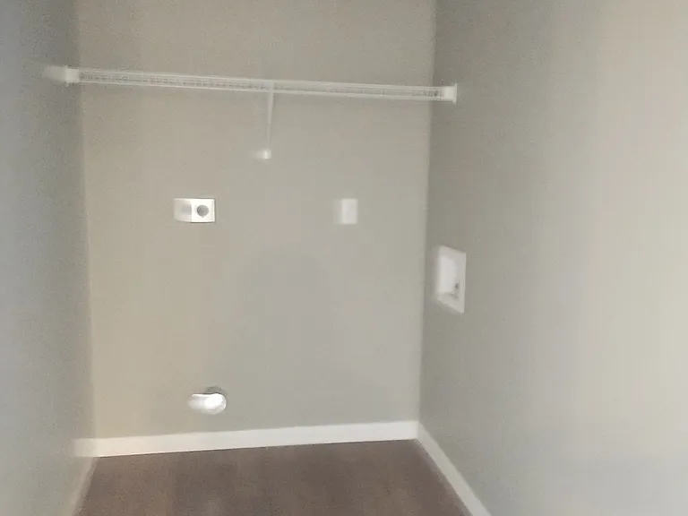 222 Longwood Ln — Photo 5
