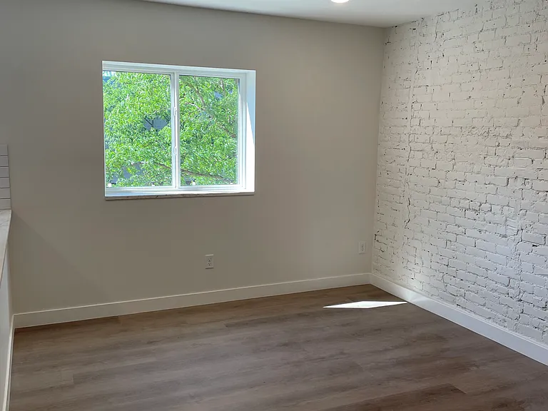 307 W 3rd St #201 — Photo 7