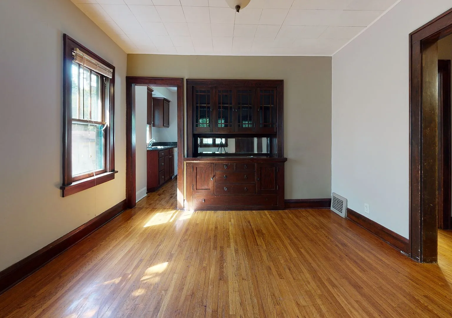 4-Bed, 2-Bath House — Photo 3