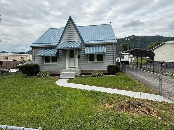8112 Maccorkle Ave, Marmet, WV 25315