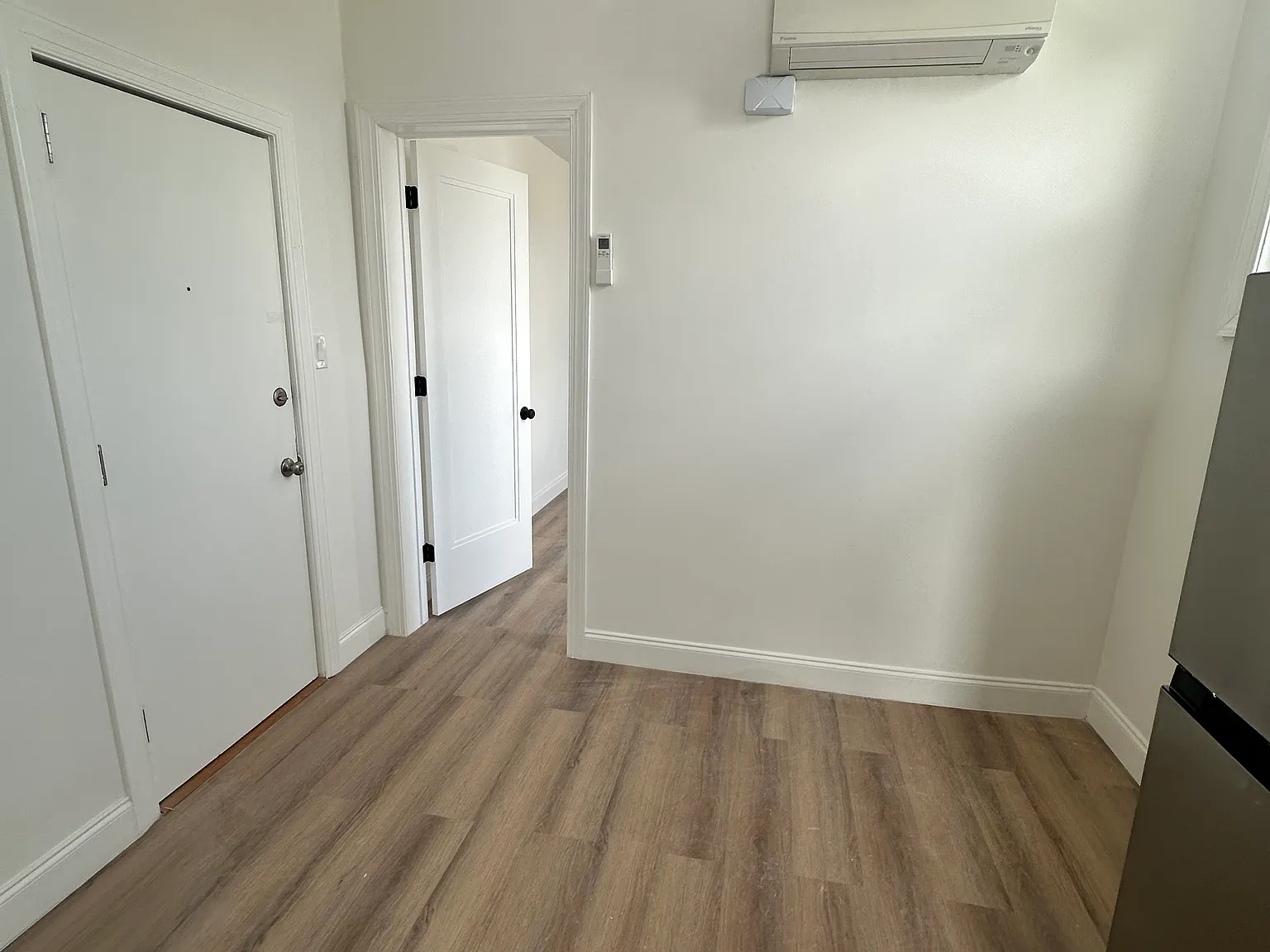 1 bed, 550 sqft, $2,000 — Photo 3