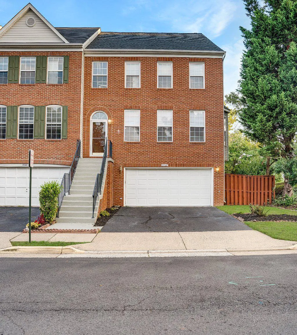 3 bed, 4.0 bath, 1988 sqft, $3,499 — Photo 1