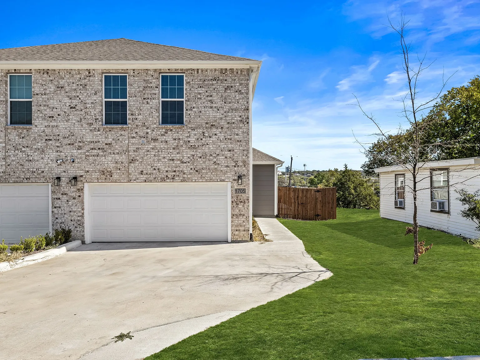 4 bed, 2234 sqft, $2,800 — Photo 4