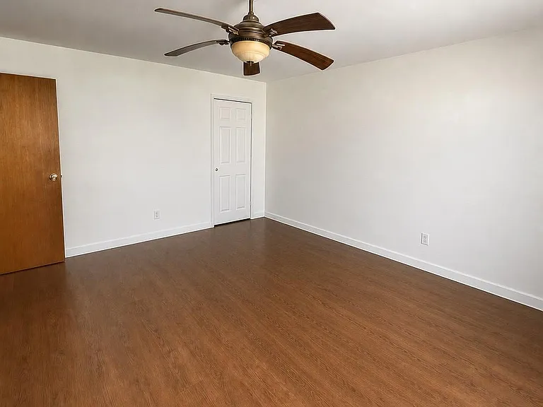 180 Winston Dr — Photo 6