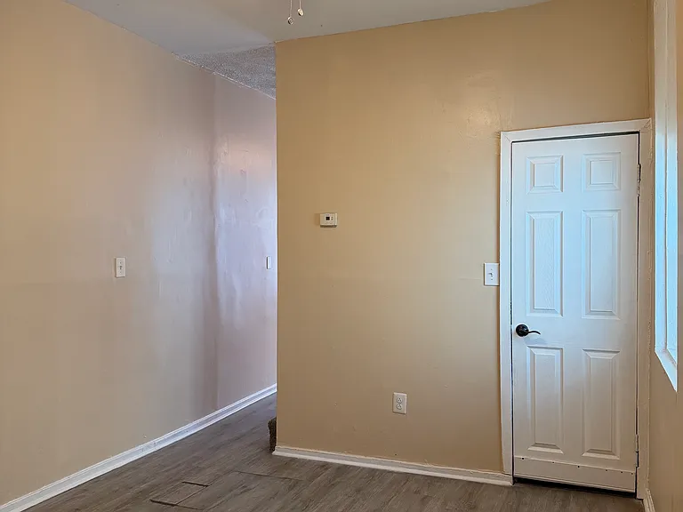 529 Wilson St — Photo 4