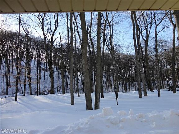 3rd image of 13004 Lakeshore Dr
