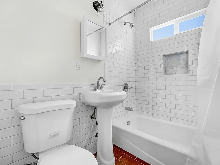 1142 E 120th St #5 — Photo 7