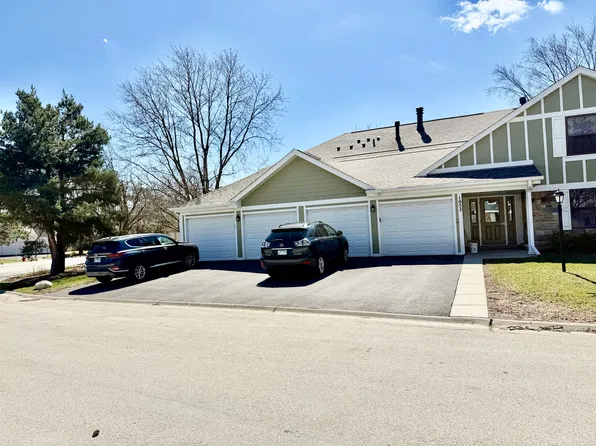 1053 Scanlon Dr #A1, Wheeling, IL 60090