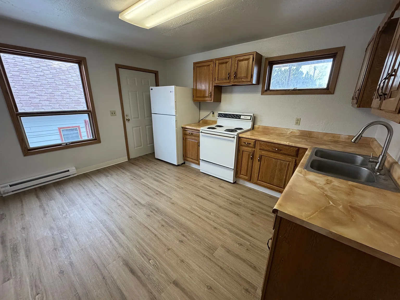 1 bed, 1.0 bath, $775 — Photo 3