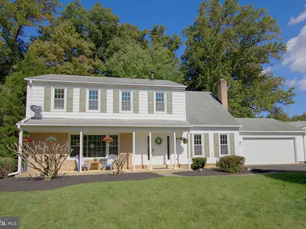 8014 W Point Dr, Springfield, VA 22153