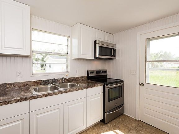5th image of 3130 Jasmine Ave