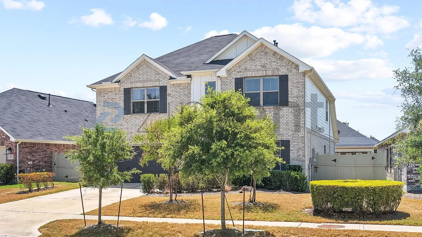 5 bed, 3056 sqft, $3,450 — Photo 1