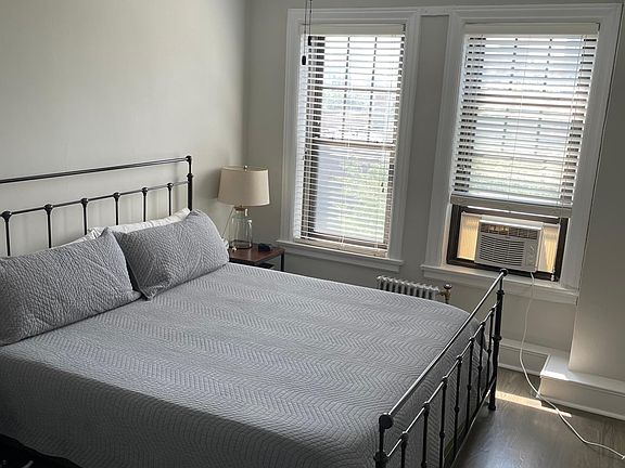 5th image of 542 W Briar Pl #5F